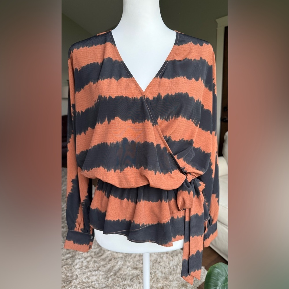 Peyton Jensen XS Brown and Black Dolman Sleeve Peplum Striped Blouse With Tie